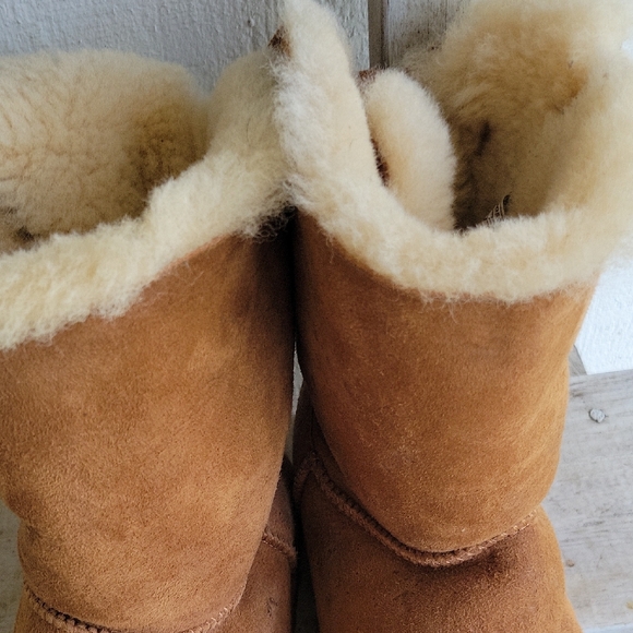 UGG Brown Boots Suede Size 9 Comfy With Bows In Back - Picture 5 of 10